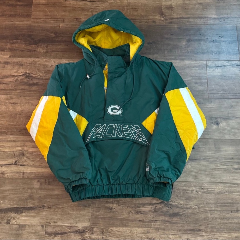 Vintage 90's Green Bay Packers
Pullover Puffer Jacket